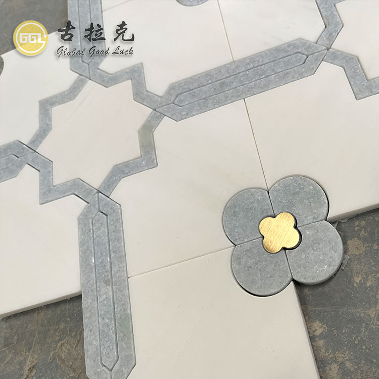 Waterjet Mosaikk Flise Hvit og Blå Marmor Mix Brass Parquet Veggflise