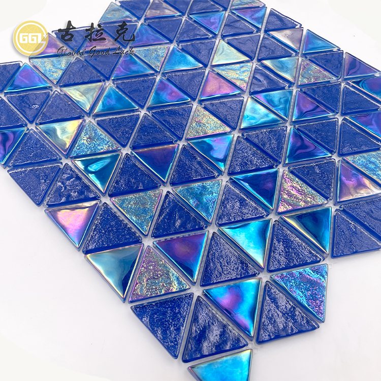 Mosaik Kaca Kristal Berbentuk Segitiga dengan Pelangi | Ubin Kaca Iridesen untuk Kolam Renang dan Desain Interior