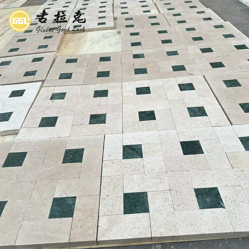 Natürliche Kalkstein- und Marmor-Mosaikfliesen mit geometrischem Muster für luxuriöse Bodenbeläge im Innenbereich