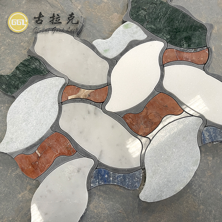 Azulejos de mosaico de agua con características de parquet de mármol colorido de diseño único