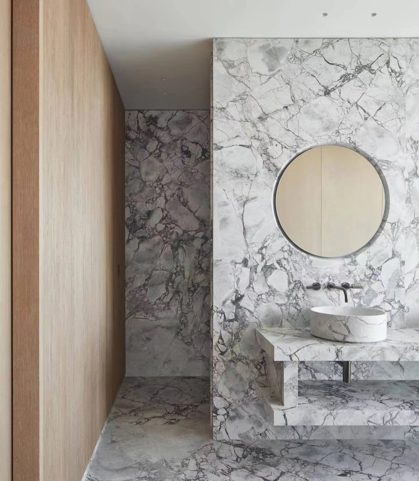calacatta grey.jpg