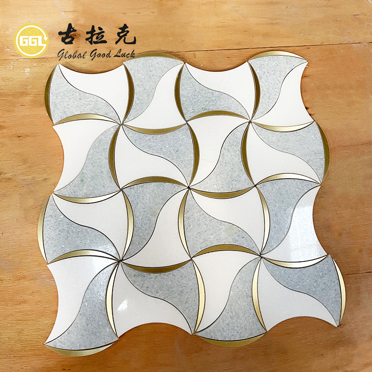 Welliges Design Weiß Blau Marmor Mix Messing Muschelmosaikfliese Innenwand Boden Dekor