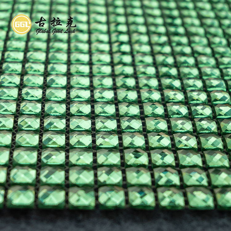 Kristallgrüne quadratische Diamantoberfläche Glas Mosaikfliesen Innendekoration