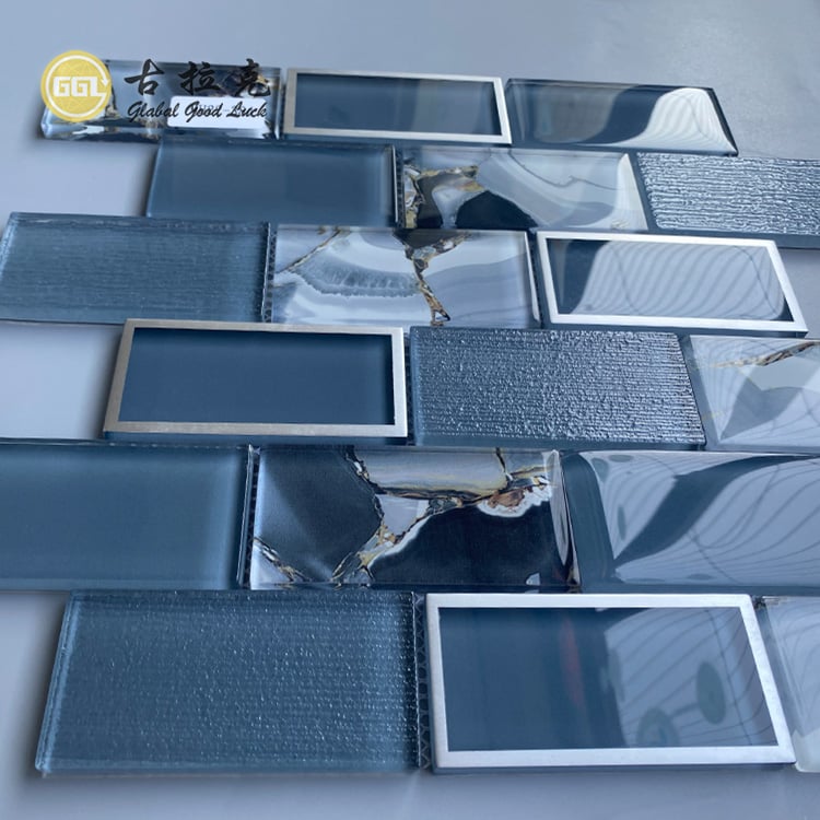 Blár Crystal Glass Blend Sliver Edged Glossy Mosaic fyrir TV Bakviðarveggstakmörkun