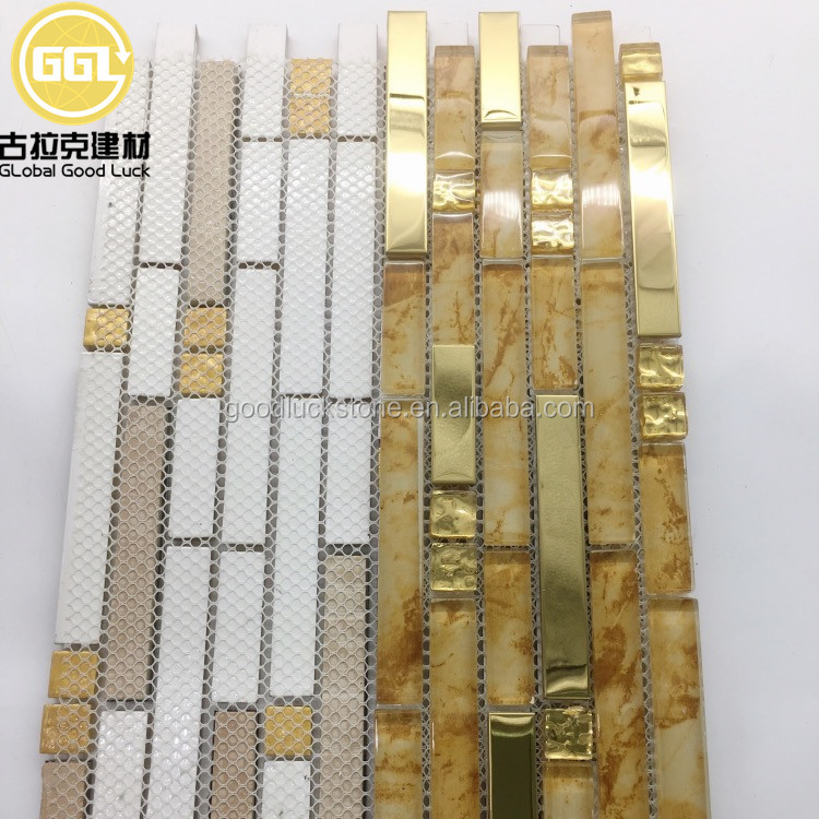 Goldfarbene lange Streifenform Laminatglas gemischtes Metall Rückwanddekoration Fliesen Glas Mosaik