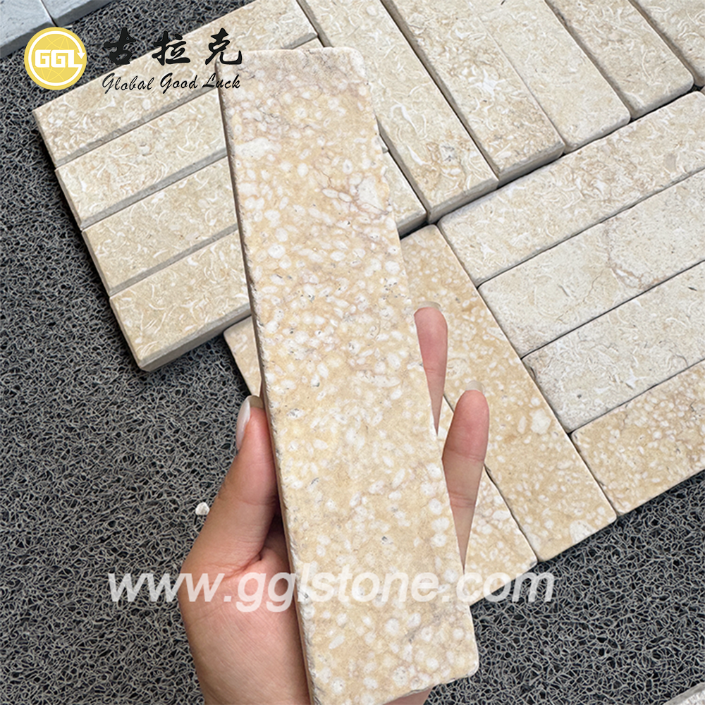 Hellcreme-beige Kalkstein-Streifenfliesen | Individuelle Naturstein-Wand- und Bodenfliesen