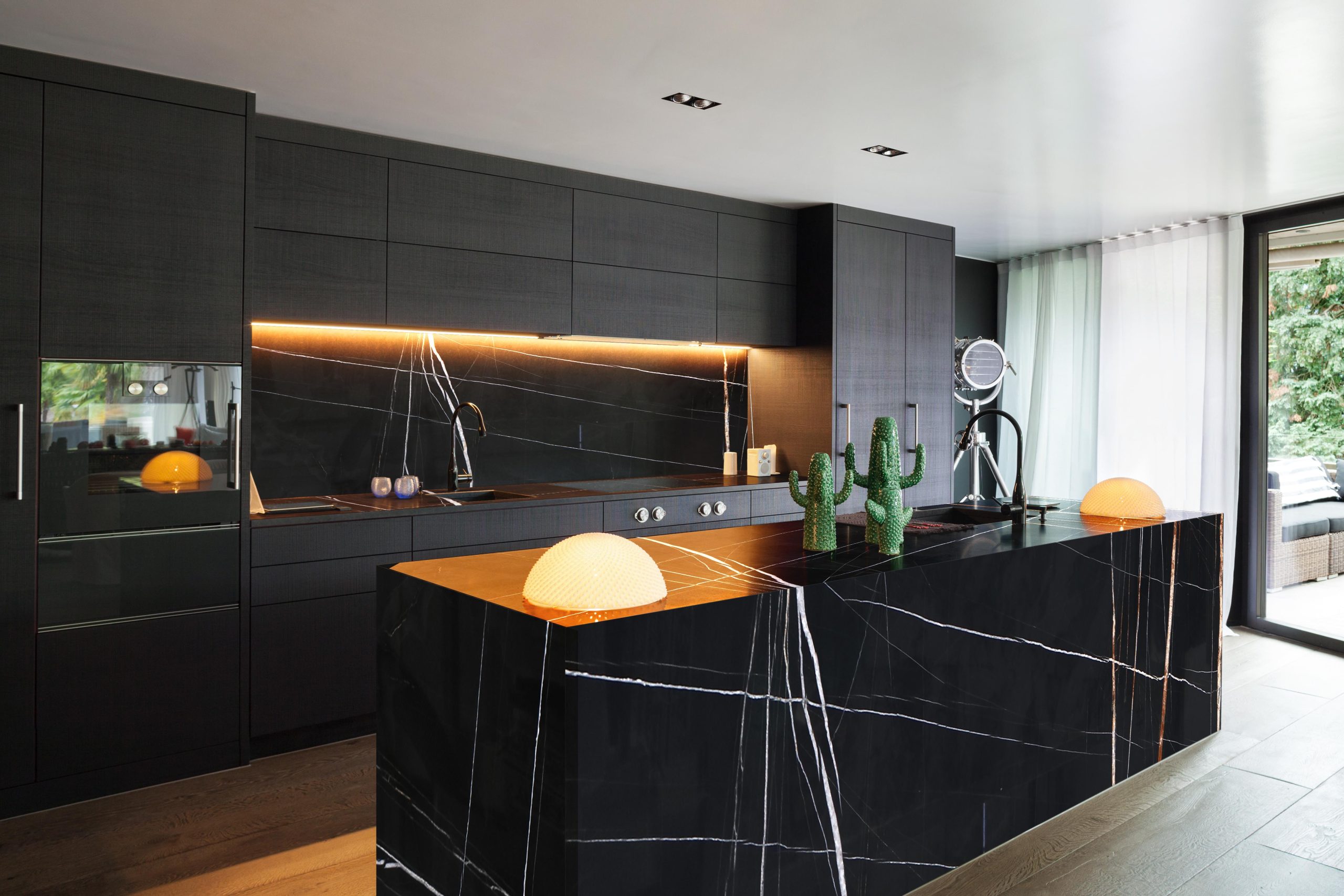 Sahara Noir Marble 2.jpeg