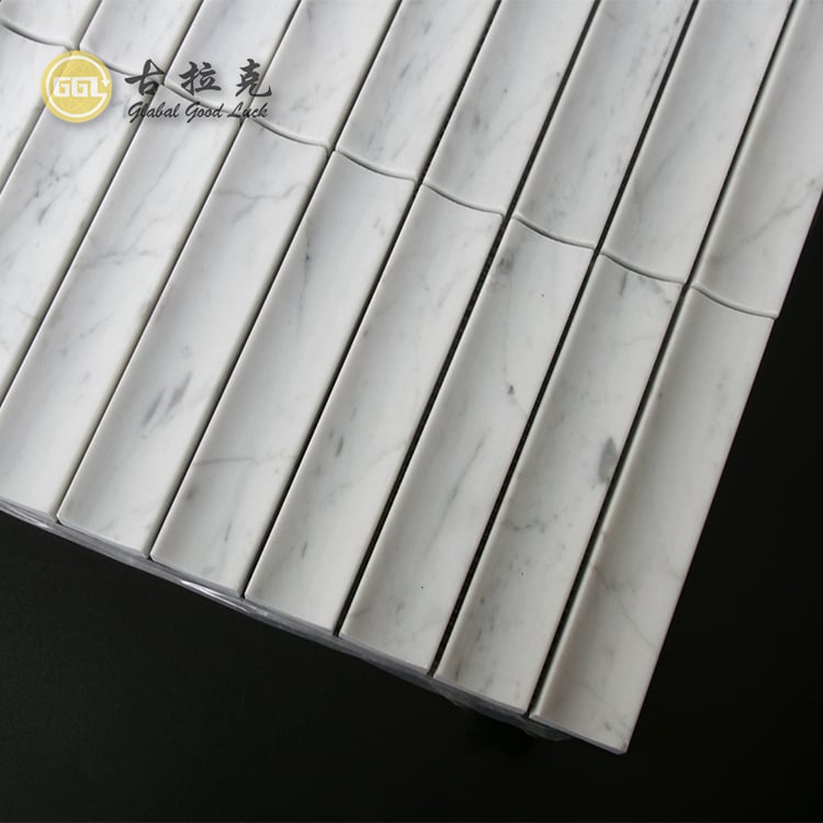 Leštěný povrch konkávní funkce rýhované dlaždice Carrara White Marble