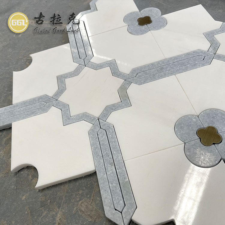 Waterjet Mosaikk Flise Hvit og Blå Marmor Mix Brass Parquet Veggflise