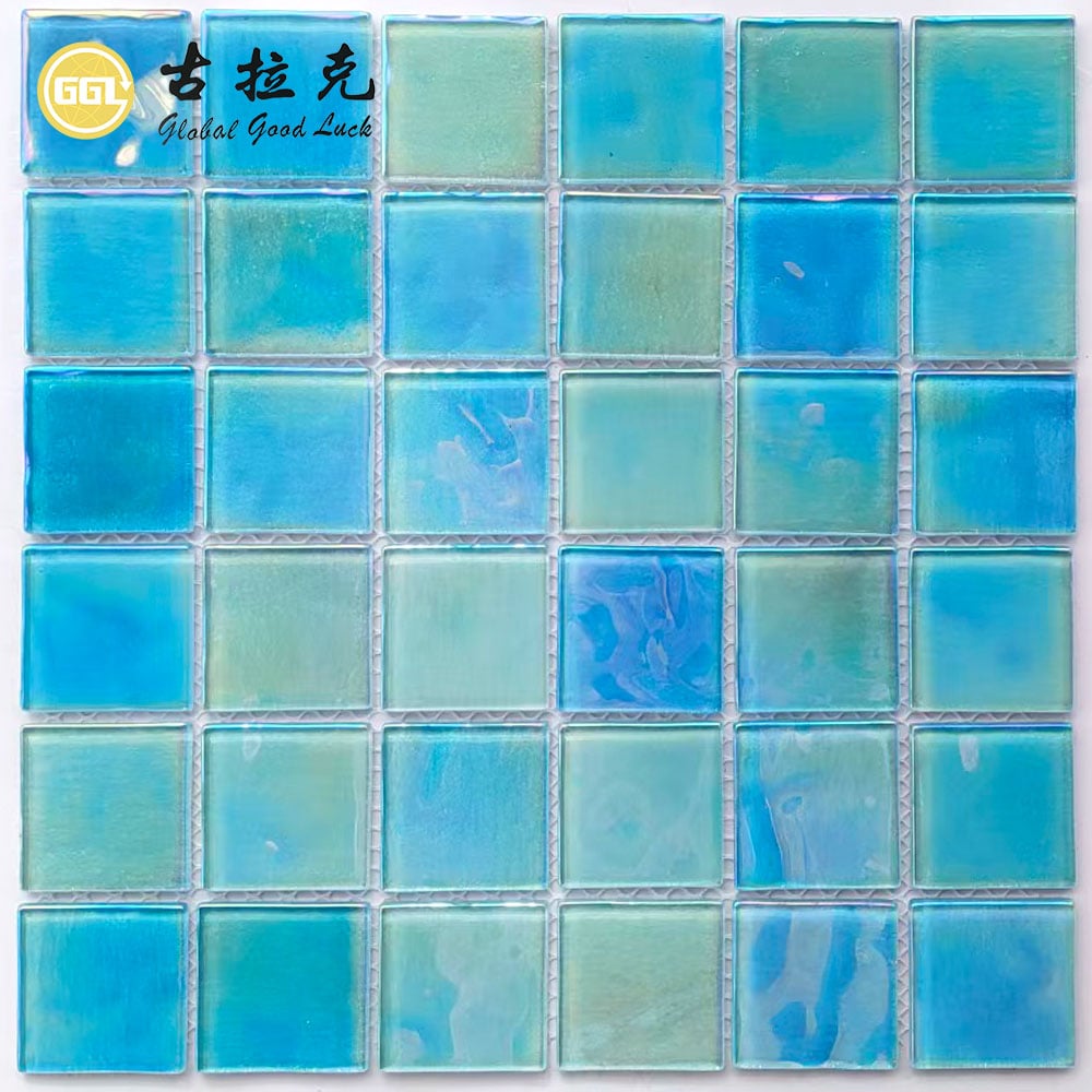 Иризирующие мозаичные стеклянные плитки Watercolor Aqua Green для бассейнов и стен