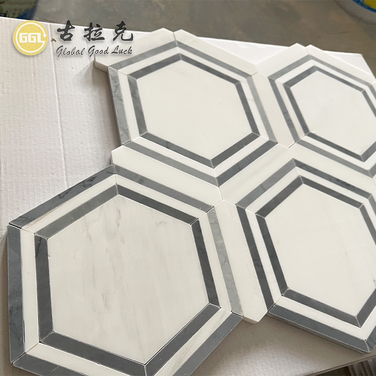 Polierte Sechseckform Marmor-Mosaikfliese Einfaches Design für Bodenmosaiken Genre
