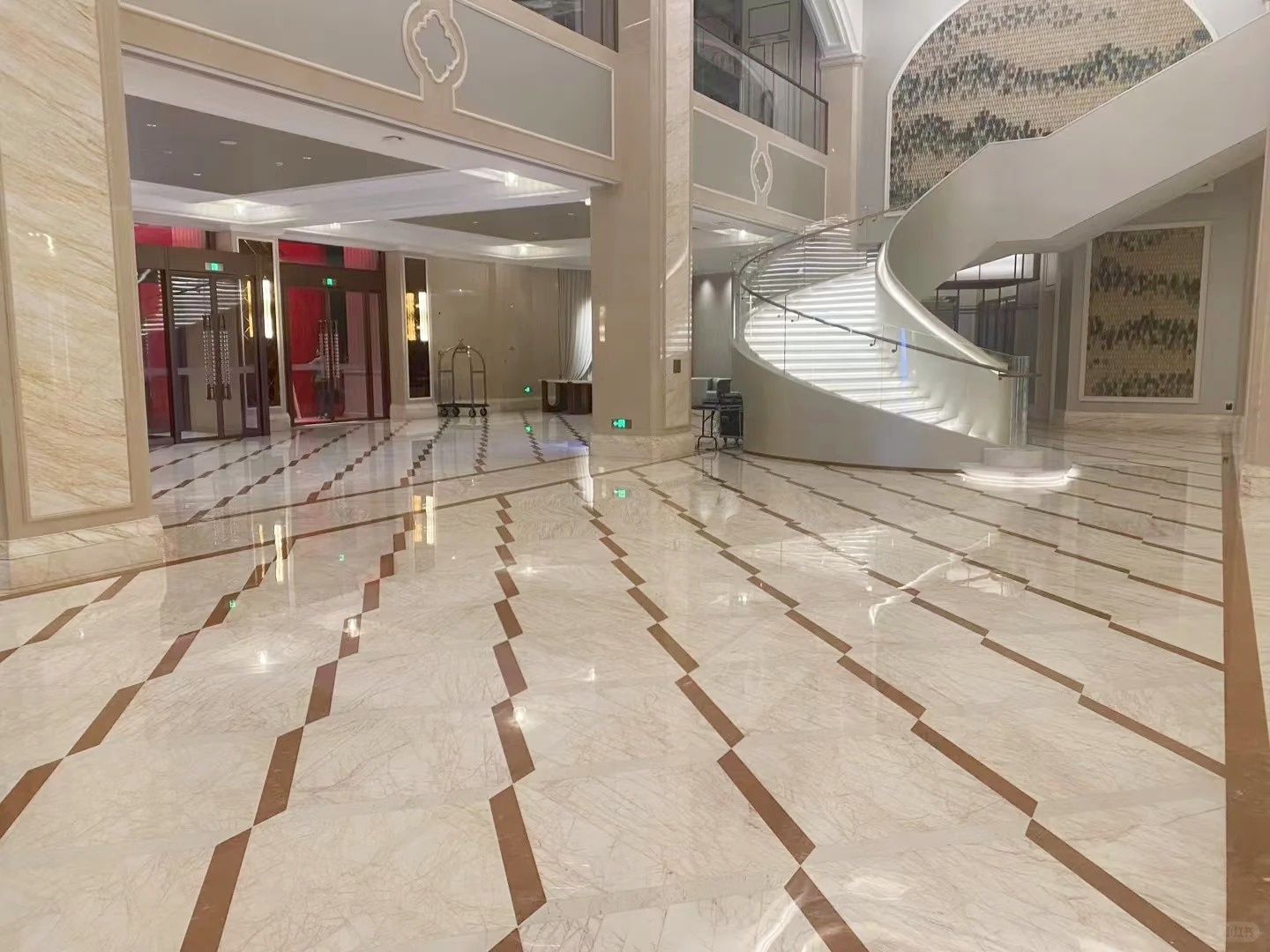 golden spider marble flooring2.jpg