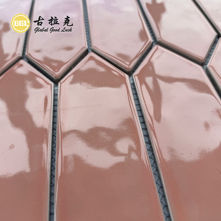 Plăci ceramice mozaic roz, forma hexagonală lungă, pentru decorarea pereților