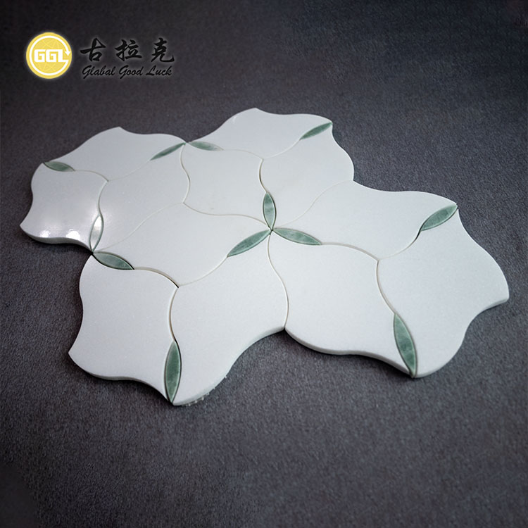 Tassello Mosaico a Forma di Fiore a Pattern di Marmo Thassos Bianco e Verde Acqua per Piastrelle per Pareti e Pavimenti