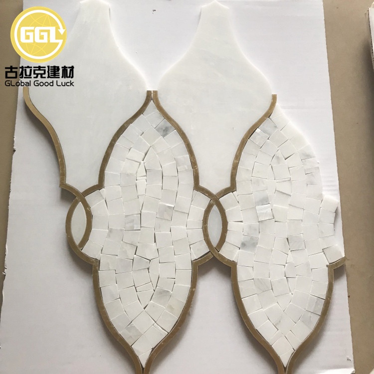 Azulejos de piso de banheiro de mosaico de mármore Waterjet Inlay Mosaico de latão Ouro