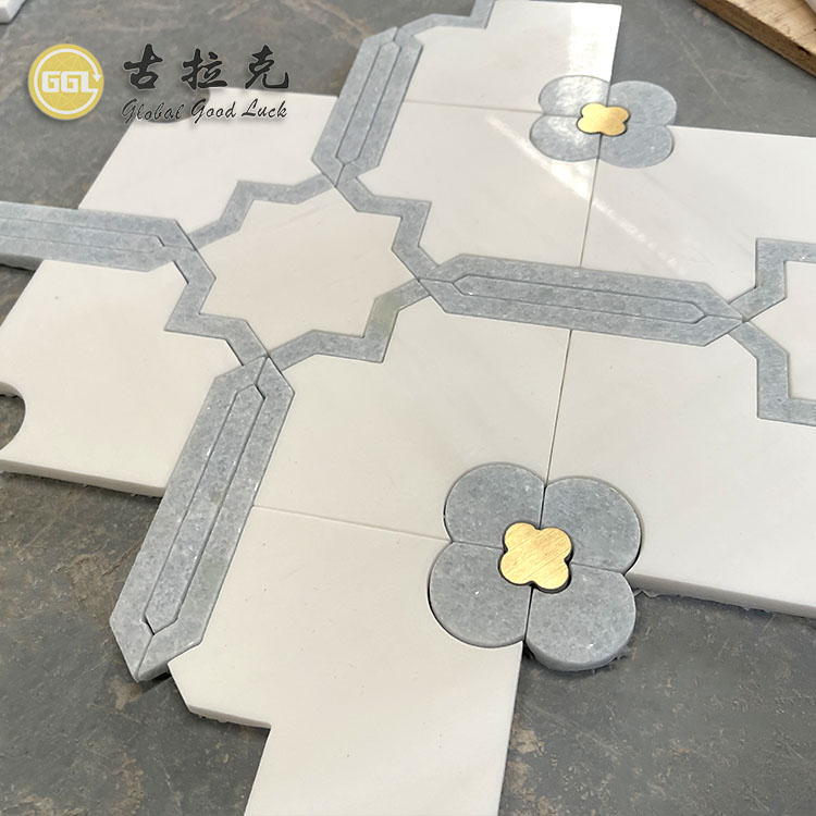 Waterjet Mosaikk Flise Hvit og Blå Marmor Mix Brass Parquet Veggflise