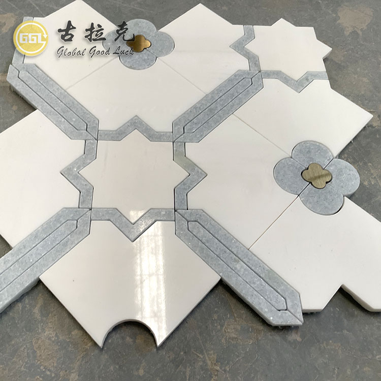 Waterjet Mosaikk Flise Hvit og Blå Marmor Mix Brass Parquet Veggflise