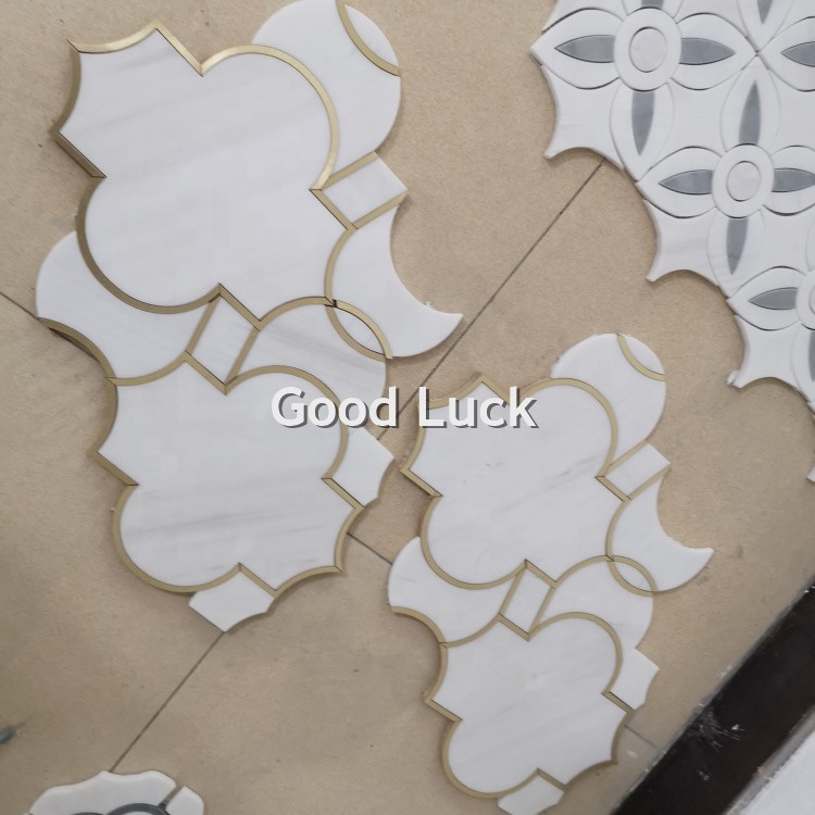 Forma ta' Lanterna Marmur Waterjet Mozaik Inlay Brass Għall-Ħitan u l-Flor