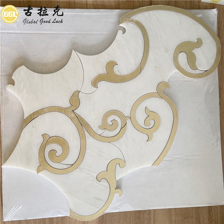 Thiết kế tinh tế Mosaic Waterjet không đều Phối hợp Đá cẩm thạch Trắng và Đồng cho gạch ốp tường