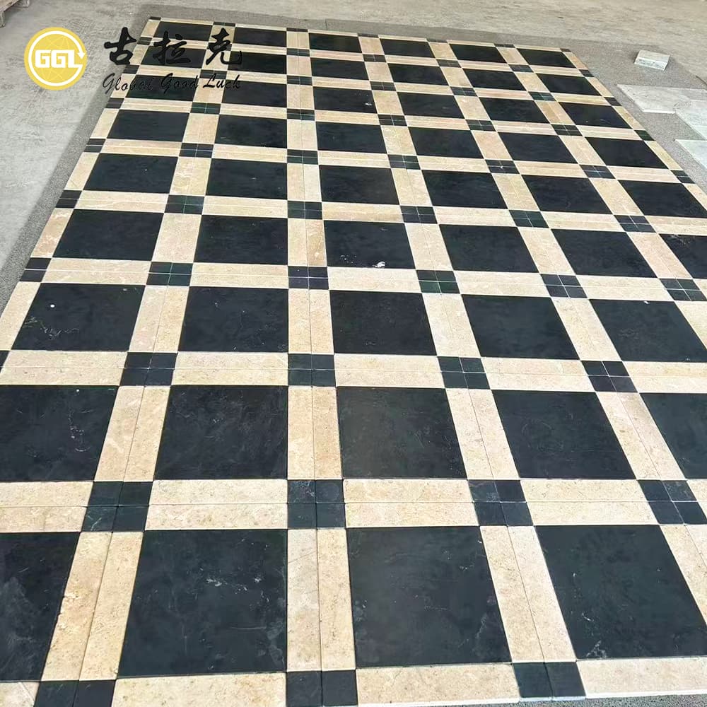 Schwarz-beige Kalkstein-Schachbrett-Bodenfliesen, naturbelassene, abgetreppte Stein-Mosaikfliesen für Hotellobby, Küche und Resort-Projekte