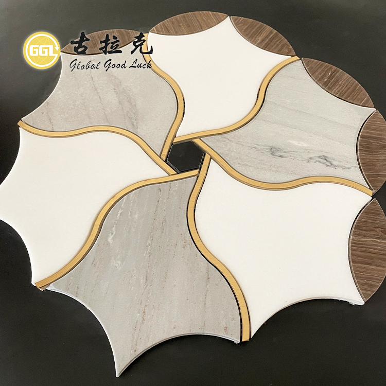 Blumenförmiges Parkett-Marmor-Waterjet-Mosaik-Intarsien Messing Wandkachel