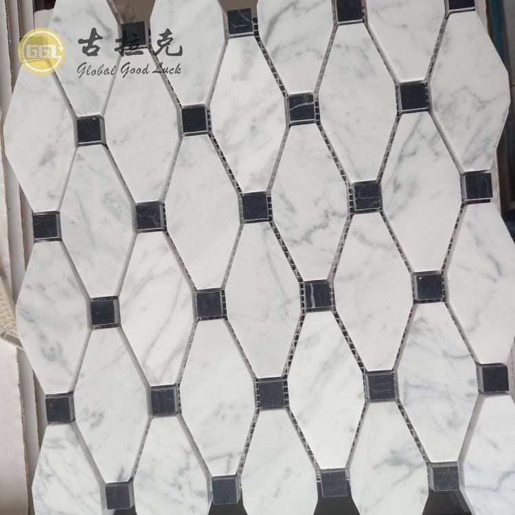 Carrara-Weiß-Marmor mit schwarzen Punkten Mosaik für Heimwanddekorkacheln
