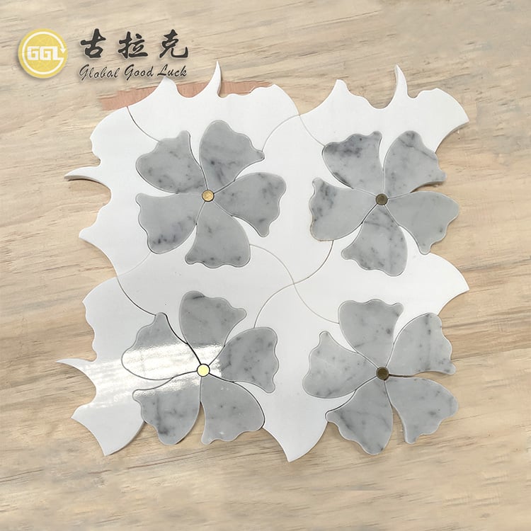 Ladrilho de Mosaico em Água com Ponto de Latão em Forma de Flor e Característica de Parquet