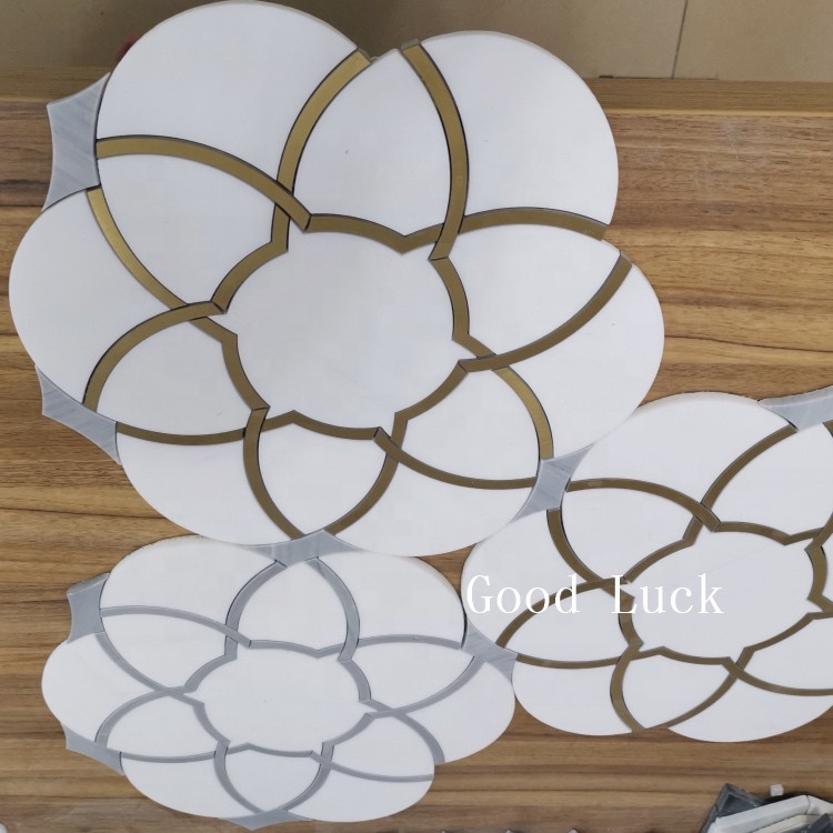 Calacatta White Marble Mix Brass Waterjet Mosaïek Tegel Blomvormige Ontwerp Backsplash