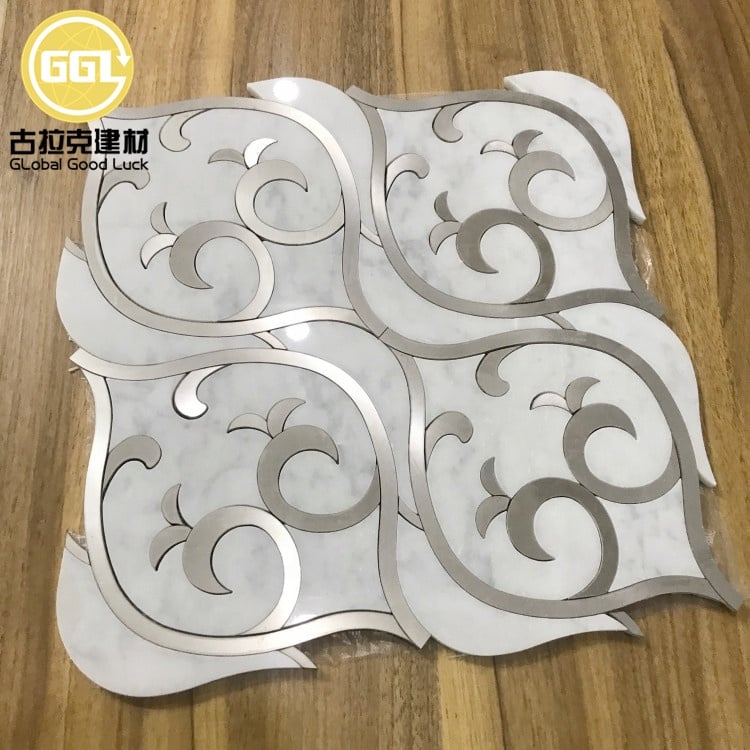 กระเบื้องโมเสค Carrara ขาวแบบฝังสเตนเลสลายมาร์เบิลสีขาวและโลหะ
