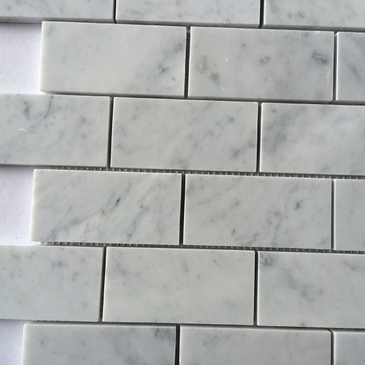 Carrara bílé 2x4 palcové cihlové mramorové mozaikové dlaždice Vysoce kvalitní žánrové mozaiky