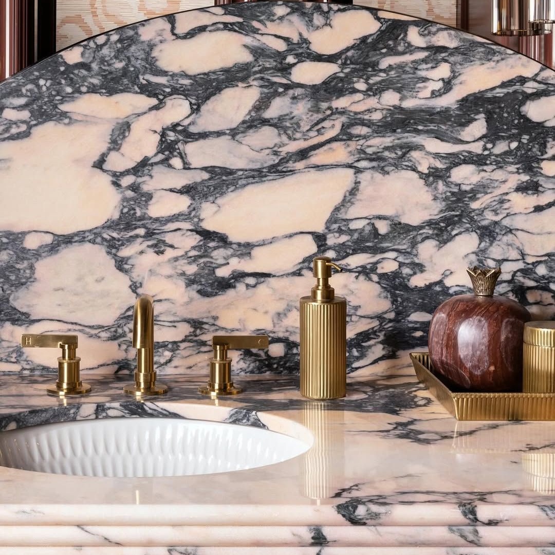 Calacatta Rosenoir Marble: Colors, Applications and Selection Guide