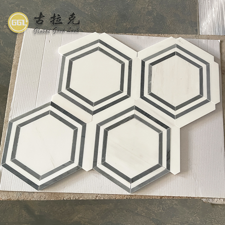 Polierte Sechseckform Marmor-Mosaikfliese Einfaches Design für Bodenmosaiken Genre