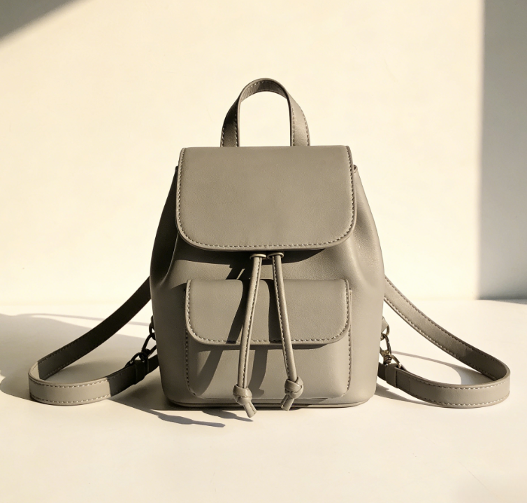 Les mini-sacs à dos aux motifs mignons séduisent facilement le cœur des enfants.