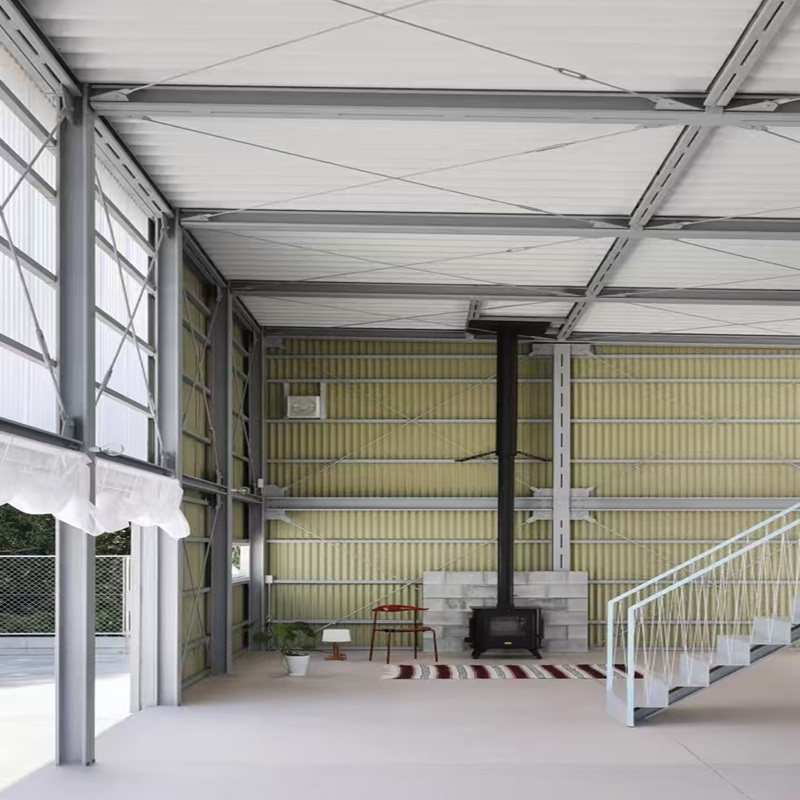 Stahlhalle versiegeln, um Feuchtigkeitsschäden an Materialien zu vermeiden.