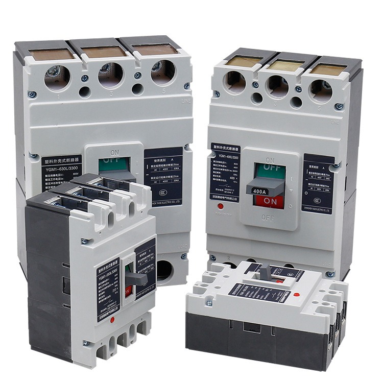 How does a molded case circuit breaker protect branch circuits?