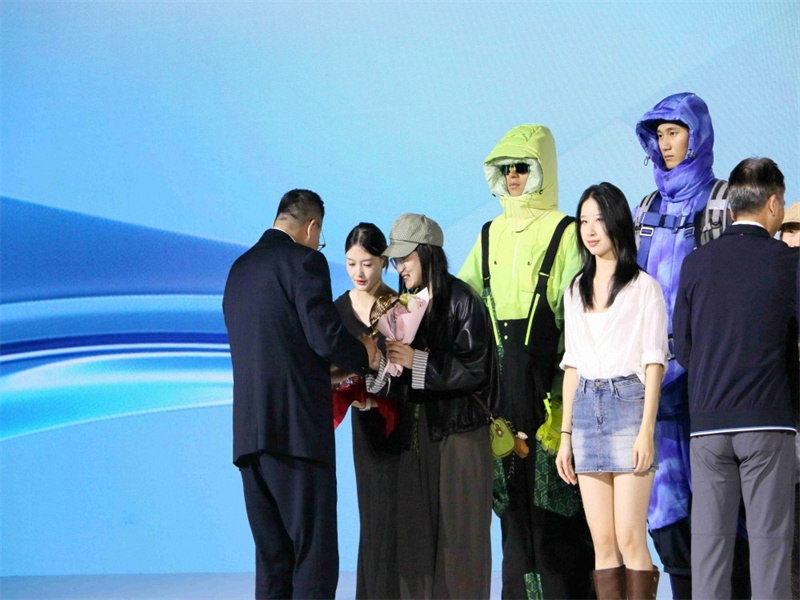 1-Ever Glory Designer Zhang Huiying named Top 10 Fashion Designer of Jiangsu (3).jpg