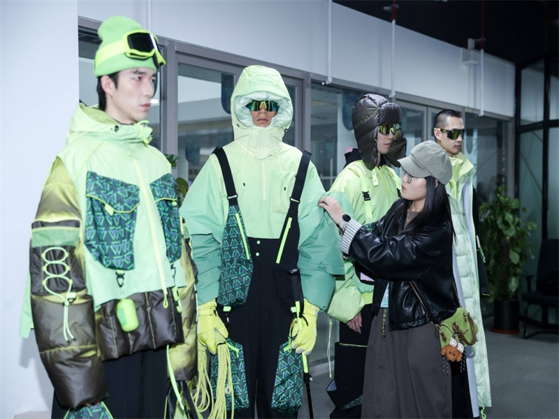 1-Ever Glory Designer Zhang Huiying named Top 10 Fashion Designer of Jiangsu (4).jpg