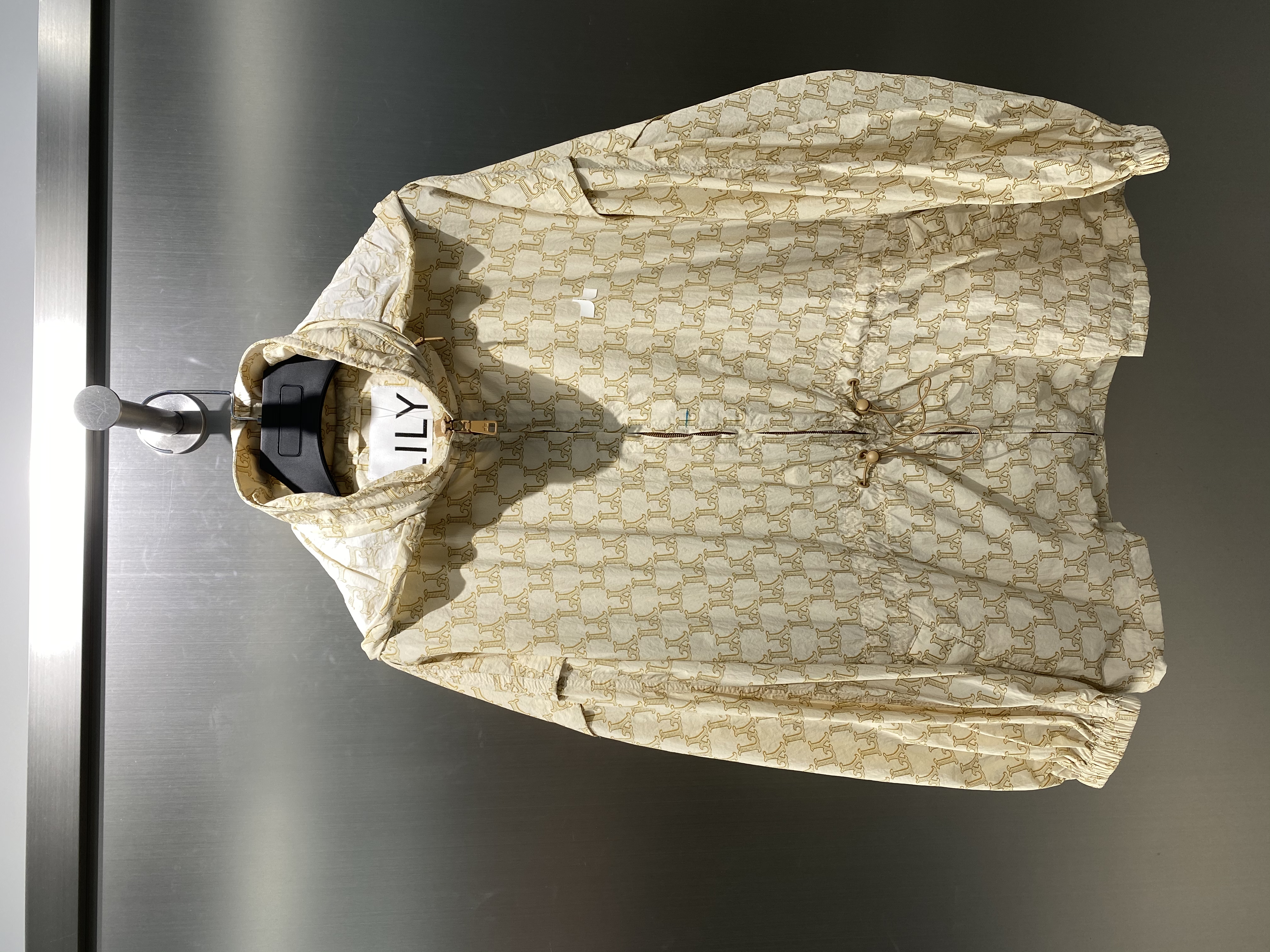 What Makes a Women's Waterproof Jacket Essential for Outdoor Adventures?
