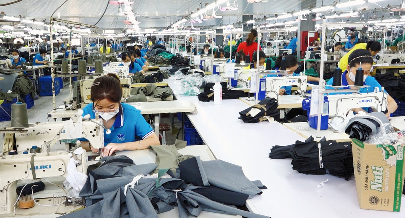 What Wholesale Duty-Free Apparel Options Are Currently in Demand?