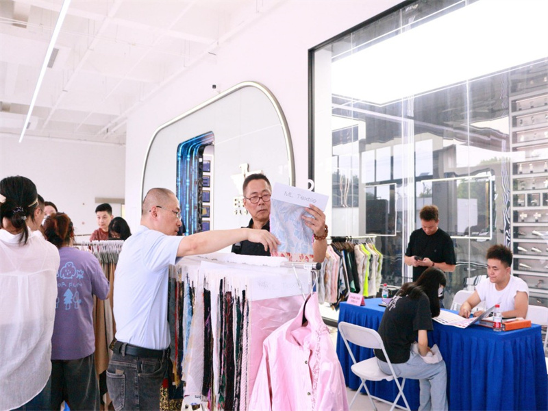 8-The Matching Event 2025 Shengze Quality Fabrics Tour into Jiangsu Garment Enterprises Held at Ever Glory (4).jpg