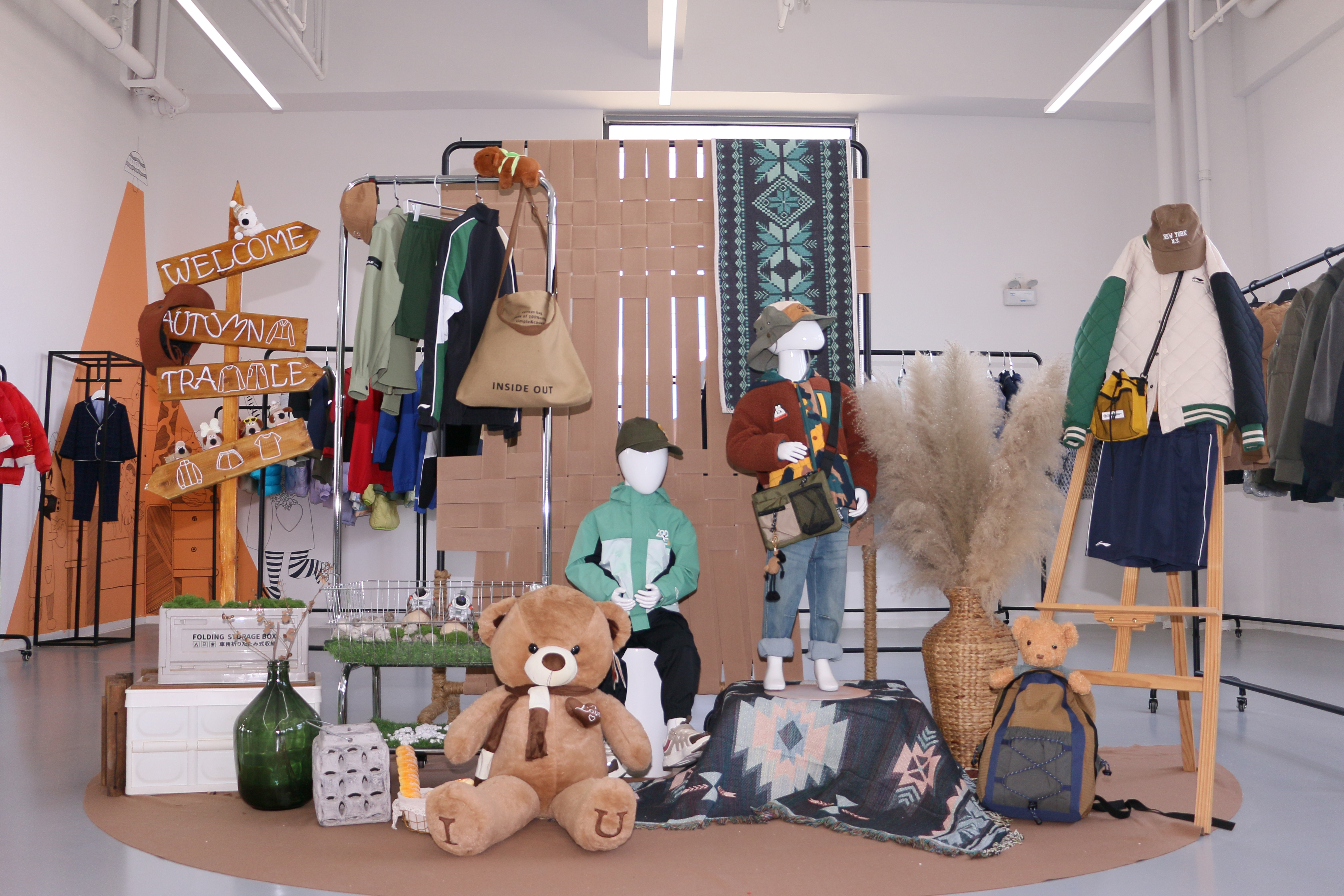 Sustainable Apparel Sourcing for Fashion Retailers