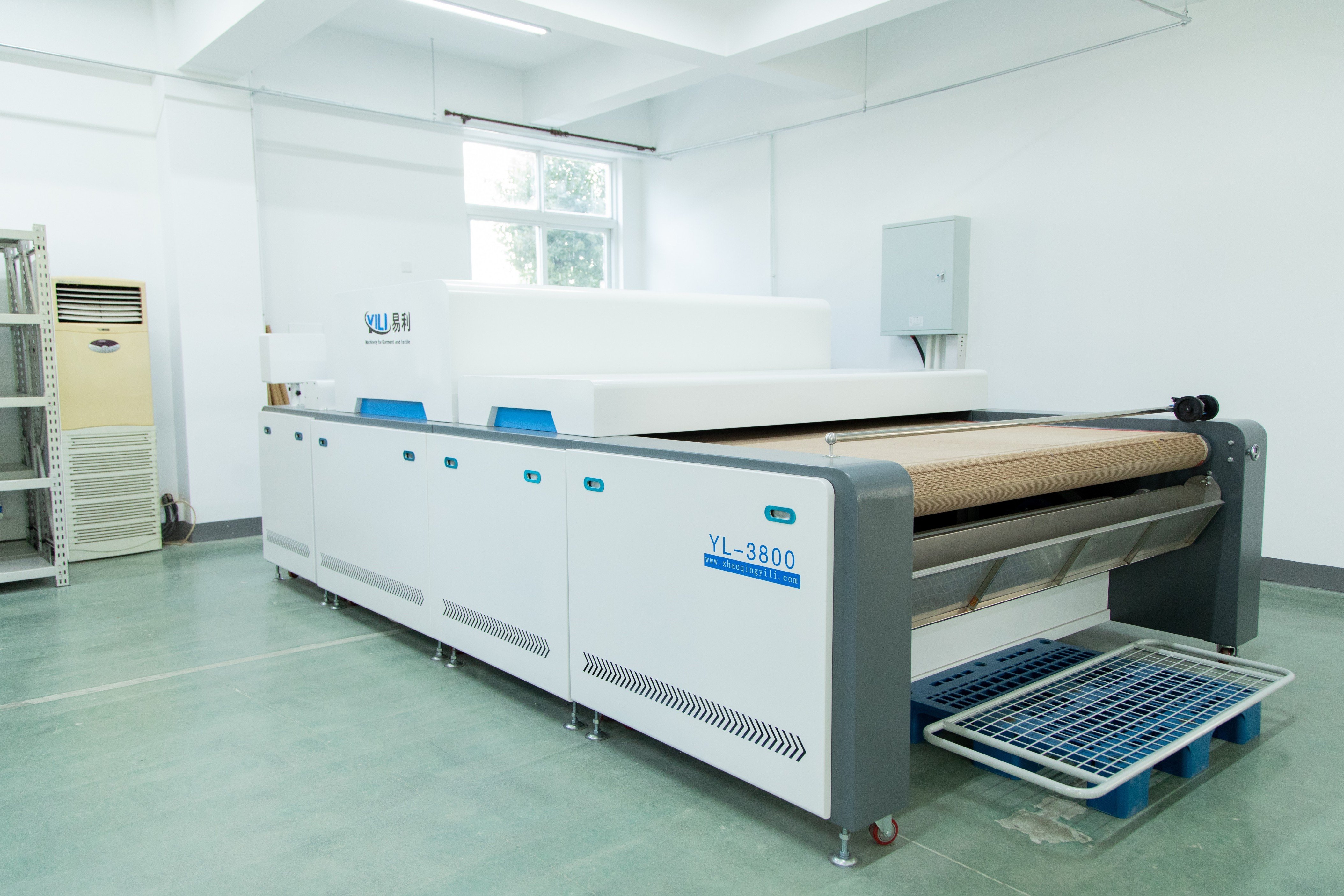 What Questions Should You Ask a Professional Clothing Manufacturer?