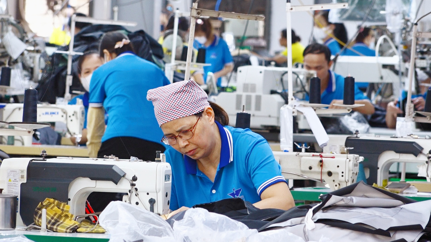 What Common Issues to Avoid When Dealing with Wholesale Clothing Suppliers?