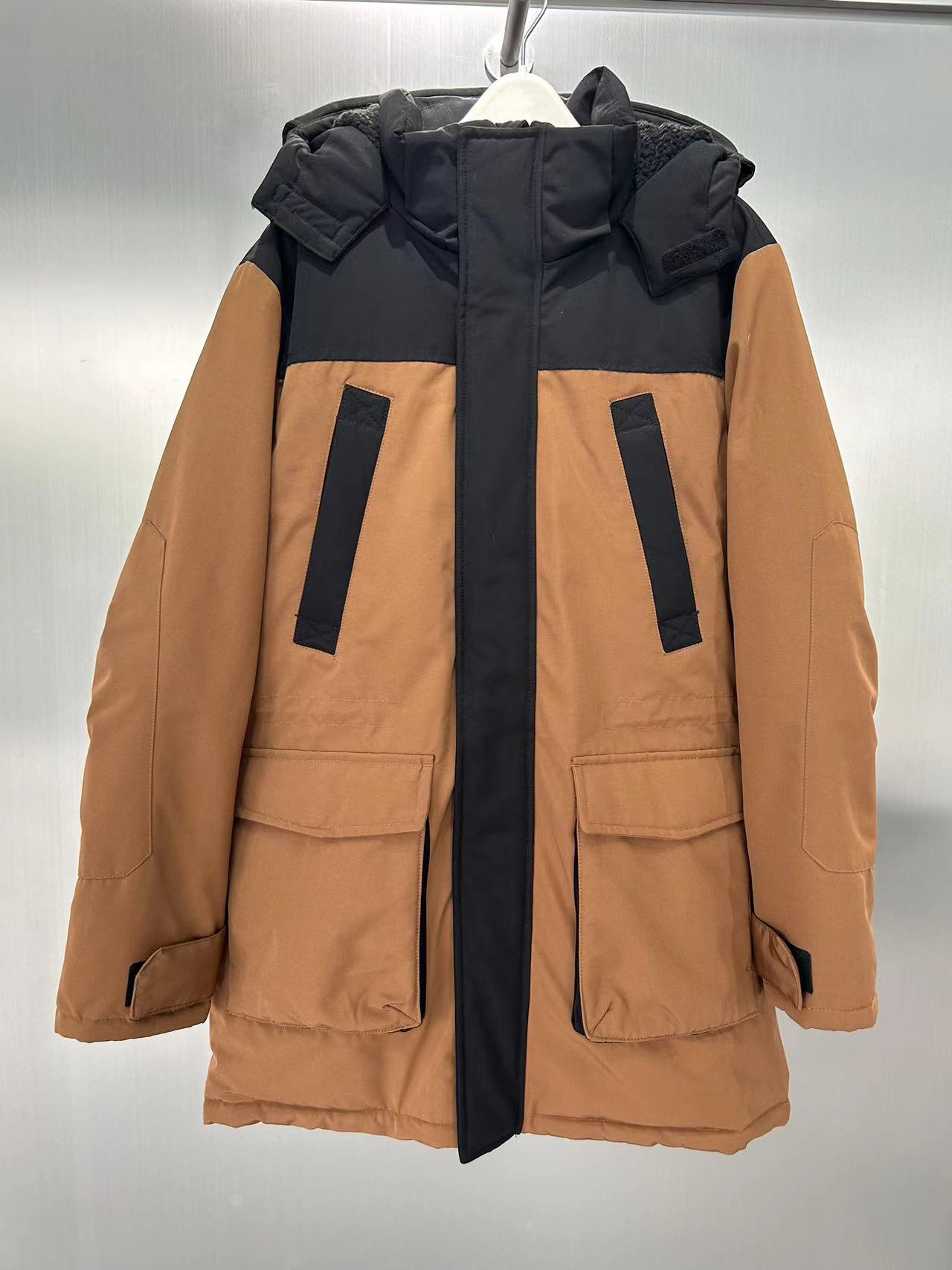 How to Effectively Market Men's Ski Wear to Your Customers
