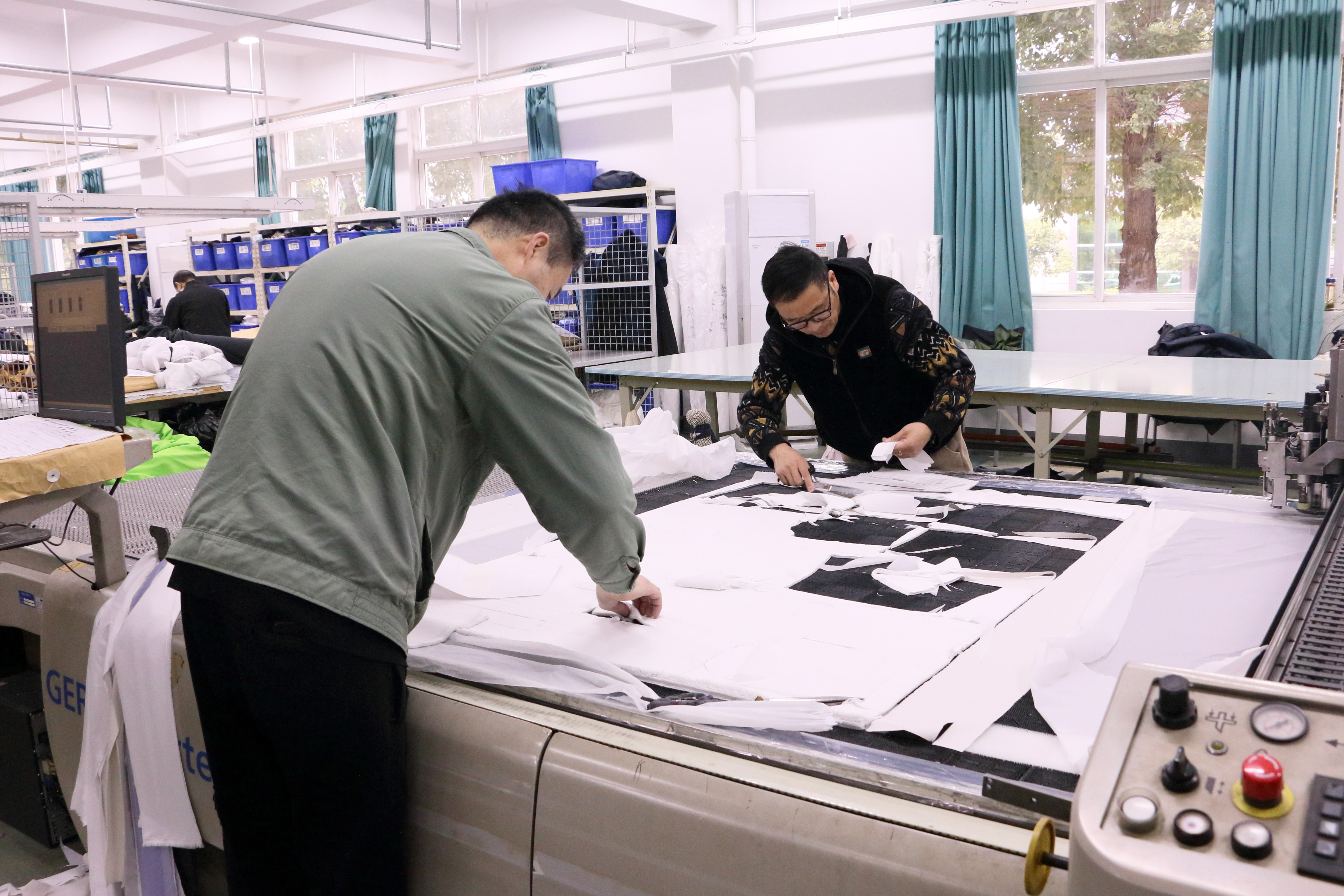 How to Ensure Quality Control When Sourcing Sports Clothing Wholesale
