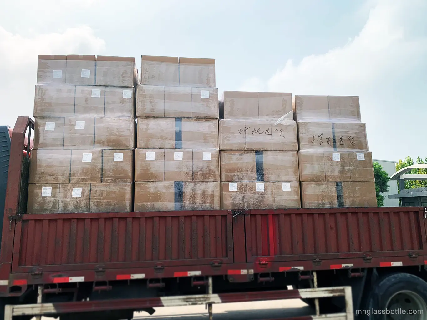 How to Import Glass Bottles from China: Suppliers, Shipping & Customs Guide