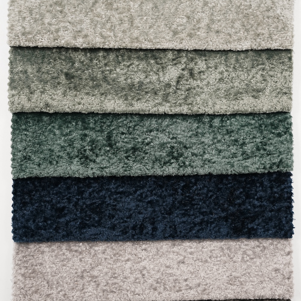 Wejoy Grossist 270 g/m² 100 % polyester isblomst-fleece-sammet møbelstof til sofaer fra producent – høj holdbarhed, blød og luksusartet struktur, præget mønster, trend til 2026 – varme, neutrale jordtoner i beige, oliv og rust – tilpasset efter behov