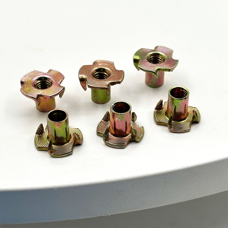 Wejoy Gekleurde Sinks Koudkop M5*10mm Half Tand Vier Klou Moer vir Bankverbinding