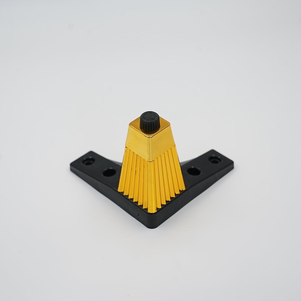 Wejoy – Gambe per divano in plastica ABS, altezza 11 cm, color oro e nero, gambe sostitutive per mobili, piedini per divano resistenti, accessori hardware per mobili moderni
