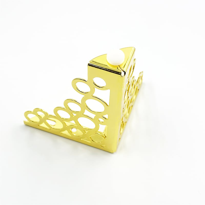 Accessori per mobili all’ingrosso Wejoy: gambe per divani e armadi in ferro metallico con intaglio a traforo